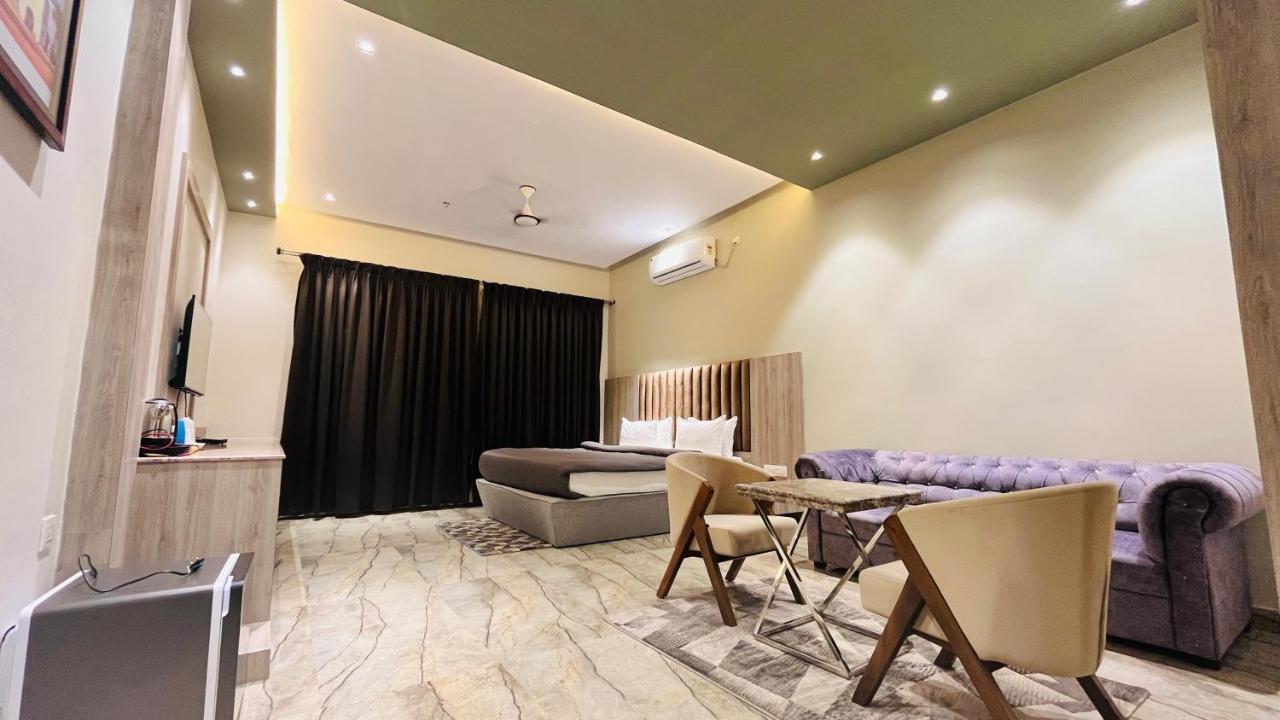 Sargawa The Palace Resort Ambikapur Bagian luar foto